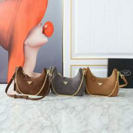 Picture of Prada Handbags _SKUfw184976837fw